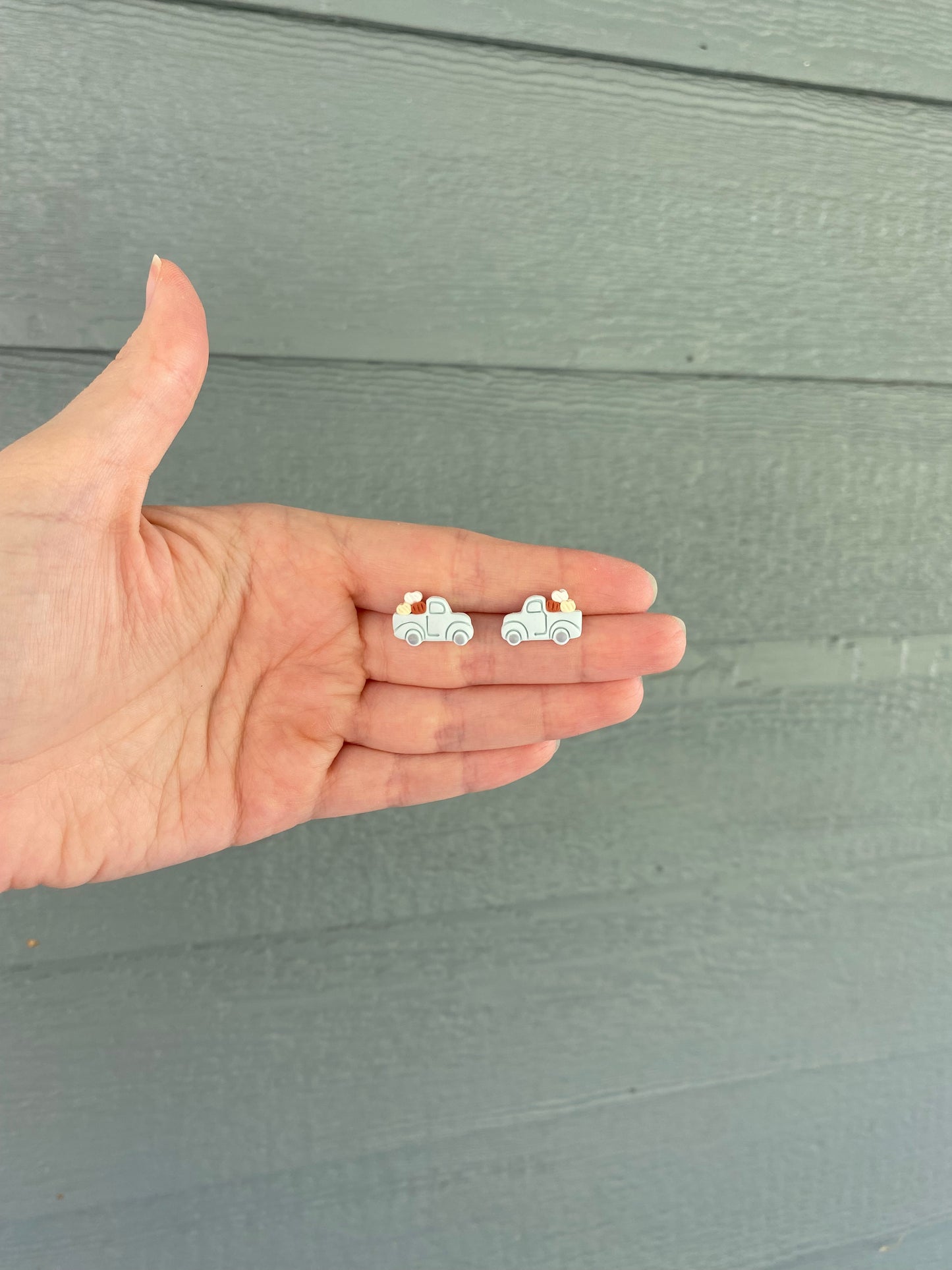 Light Blue Pumpkin Truck Studs