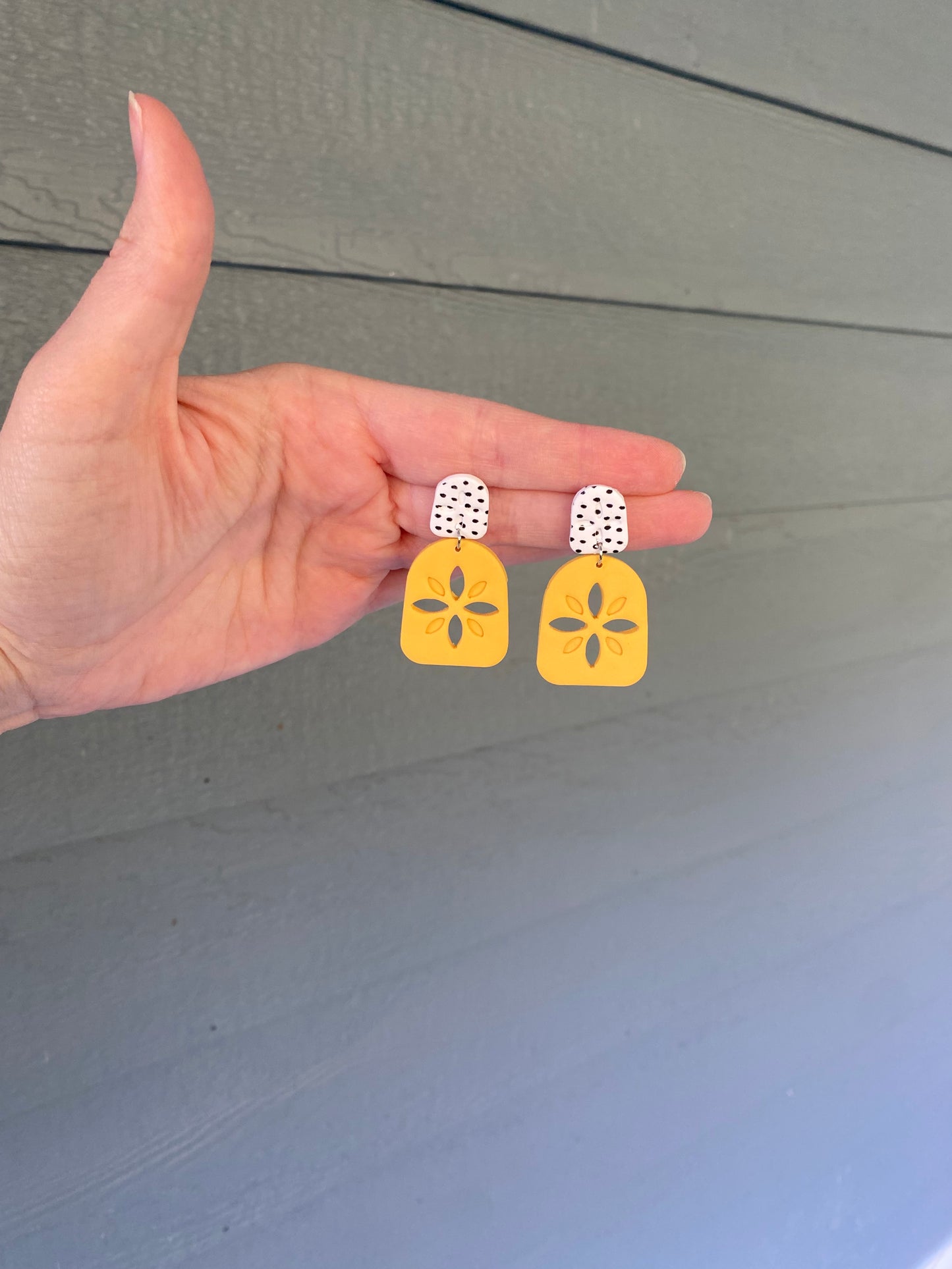 Dotted Sandy Dangle (Assorted Colors)