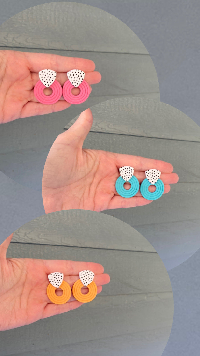 Dotted O’s (Assorted Colors)