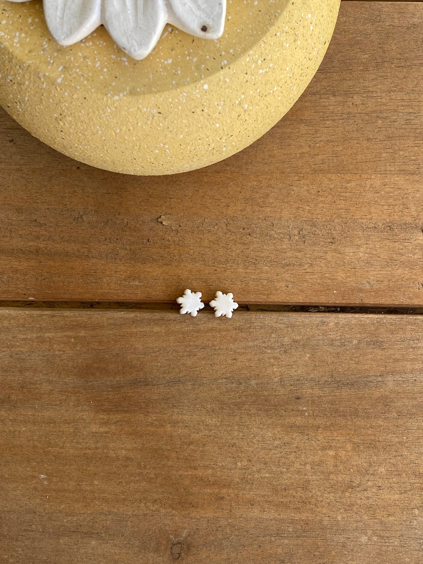 Snowflake studs
