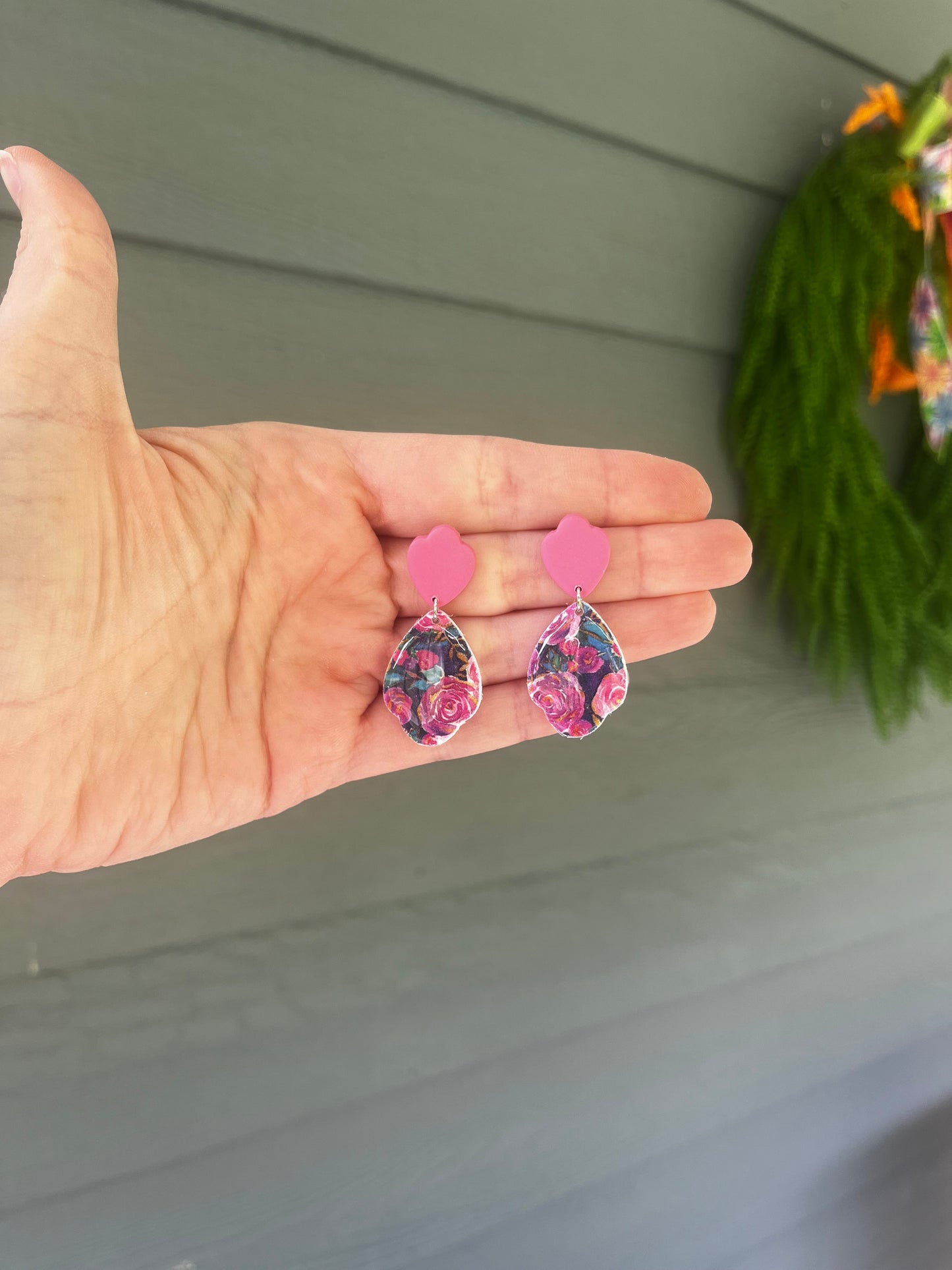 Rosy Dangles (pink)