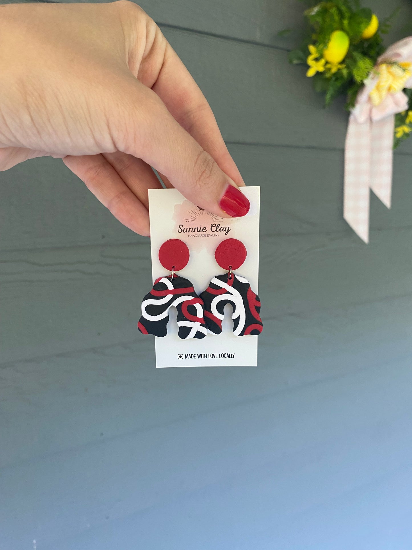 Red/Black Swirl Arches