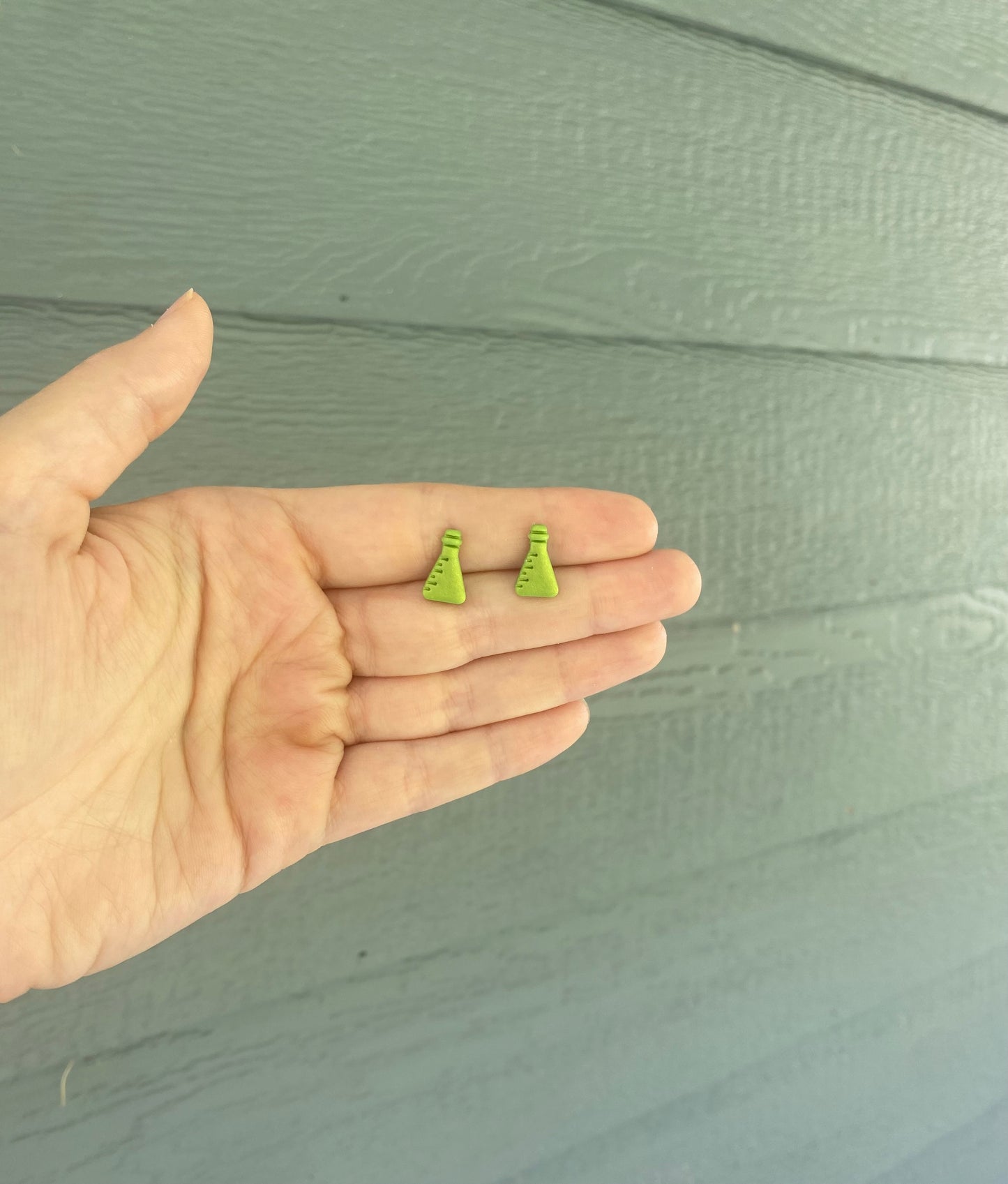 Beaker Studs