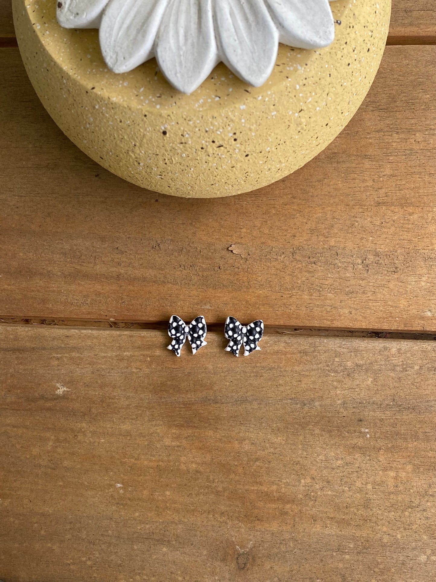 Soccer Bow Studs
