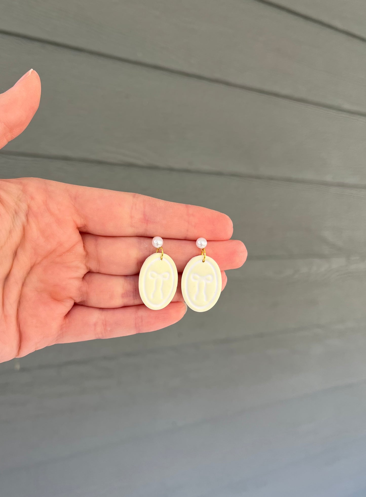 Yellow Oval Framed Bows