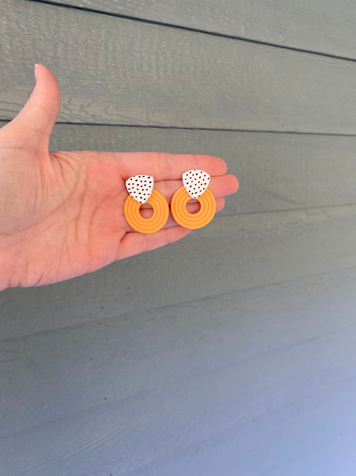 Dotted O’s (Assorted Colors)