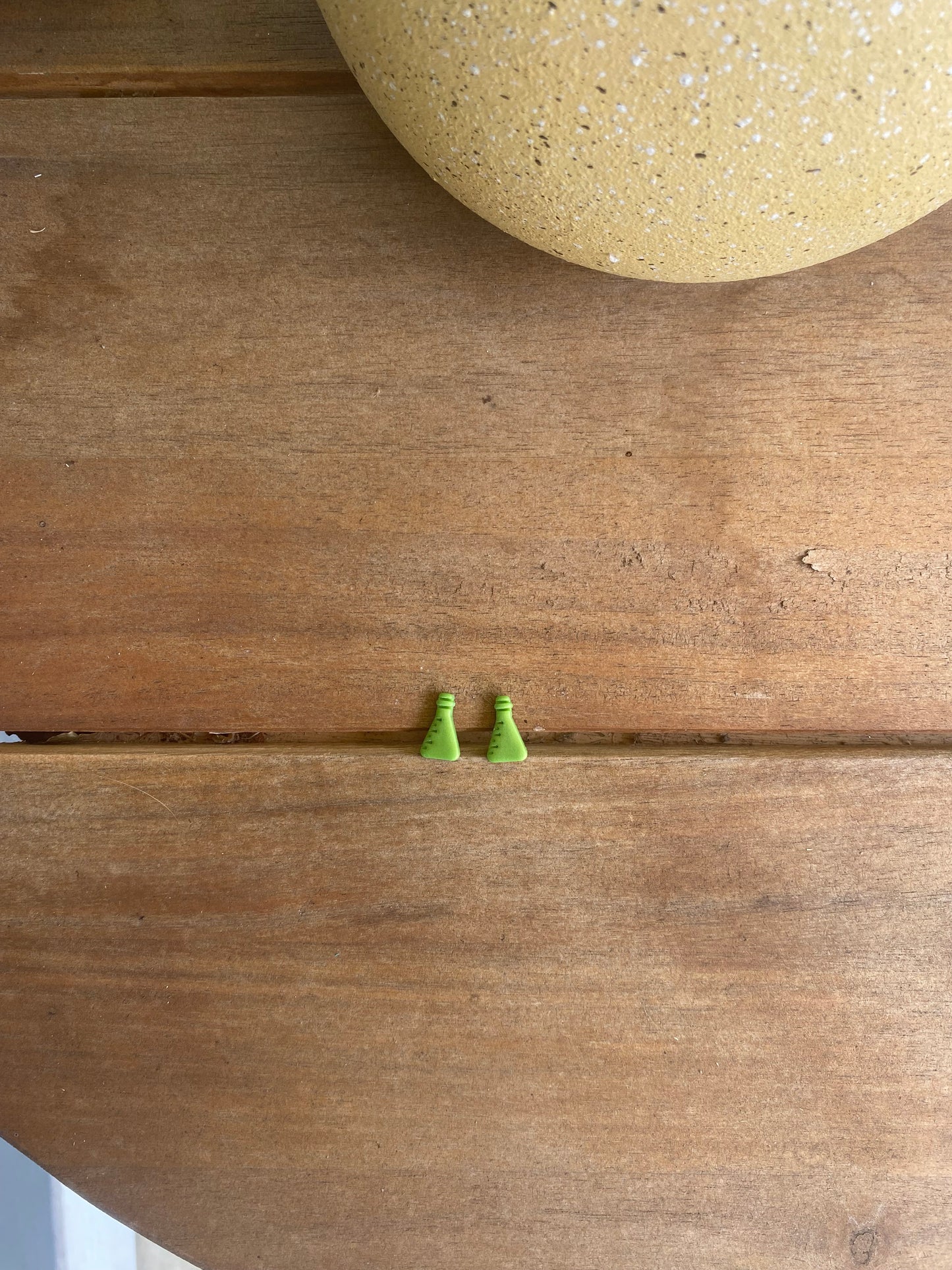 Beaker Studs