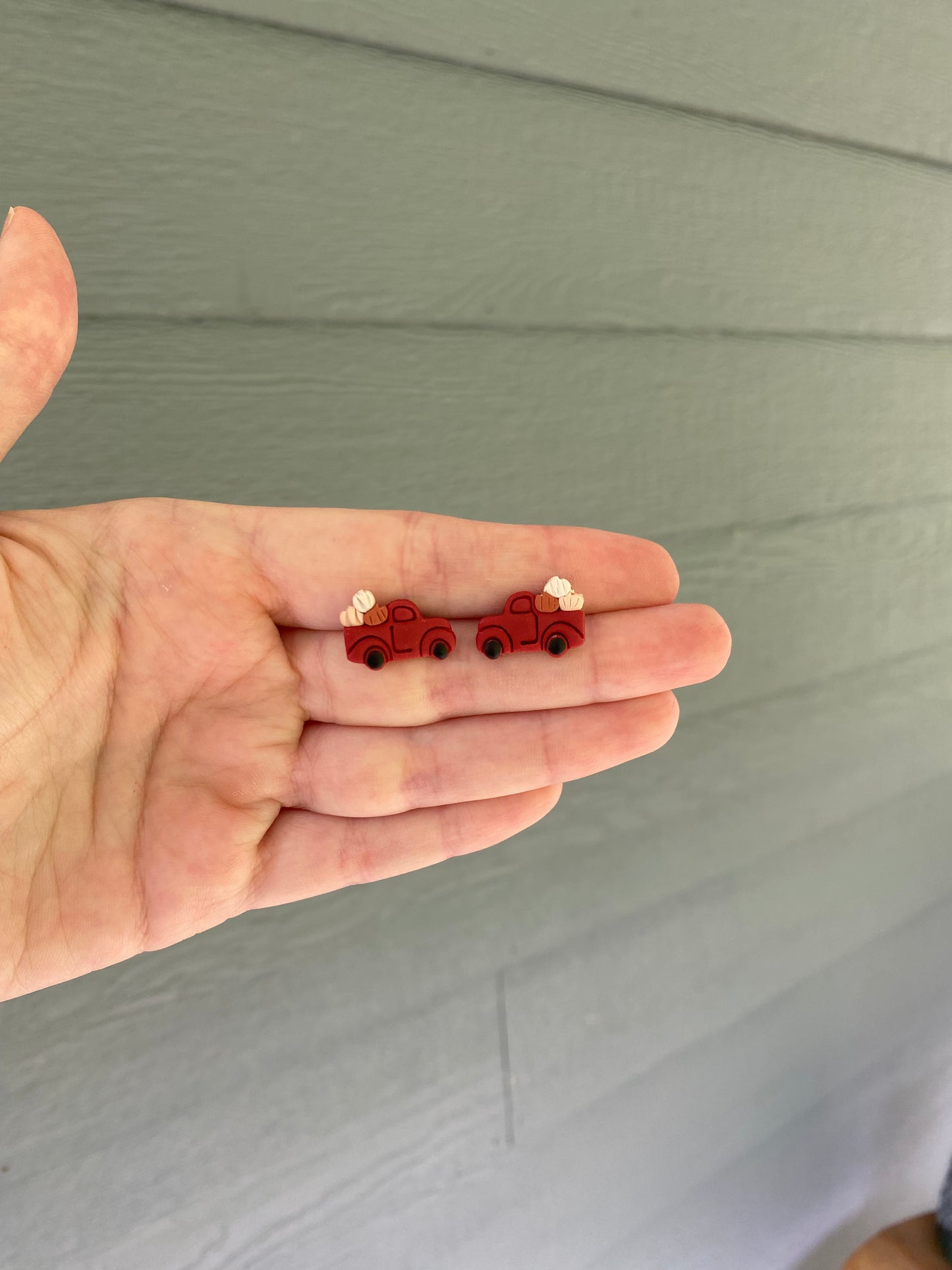 Red Pumpkin Truck studs
