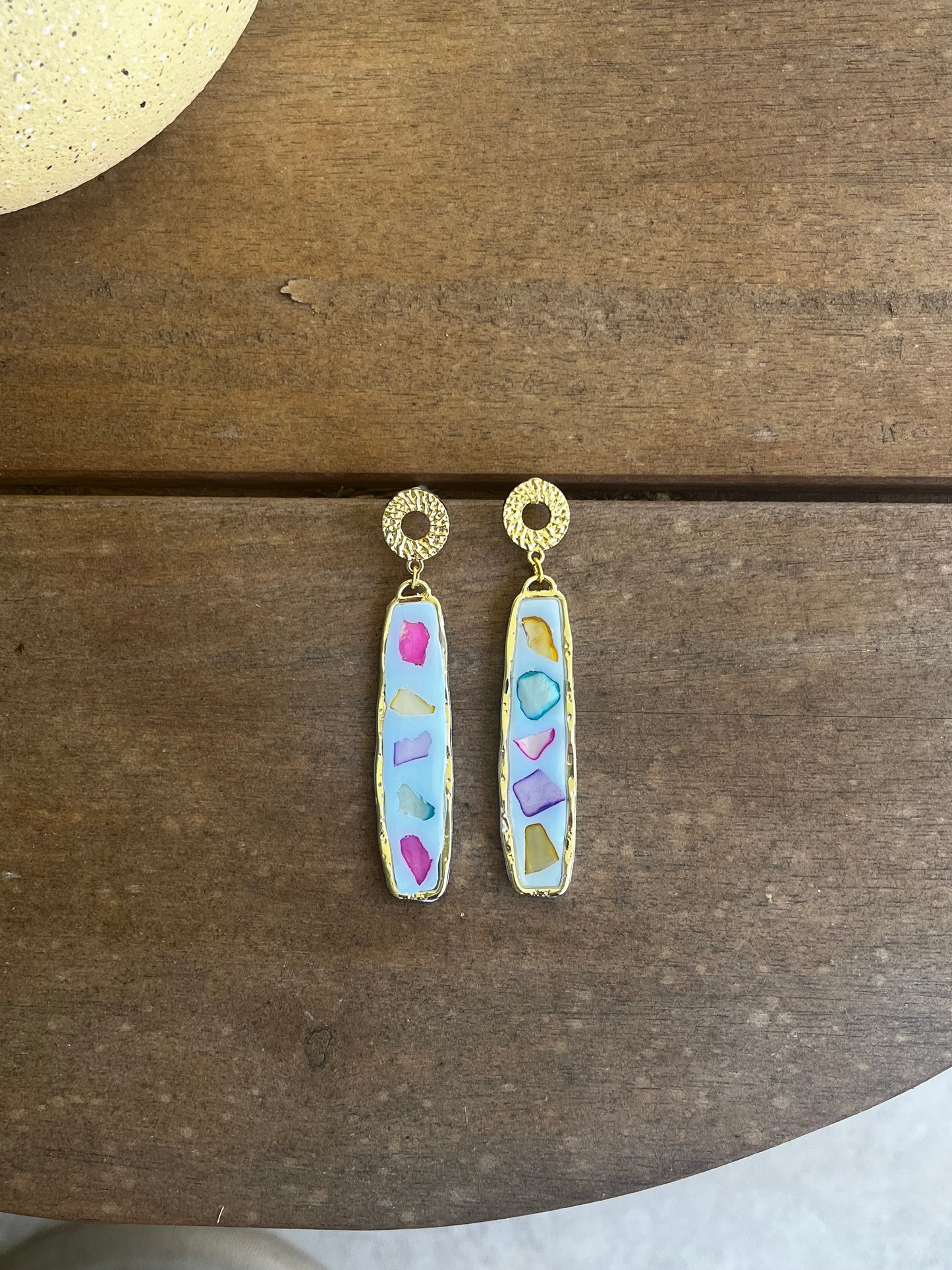 Oblong blue shell dangle