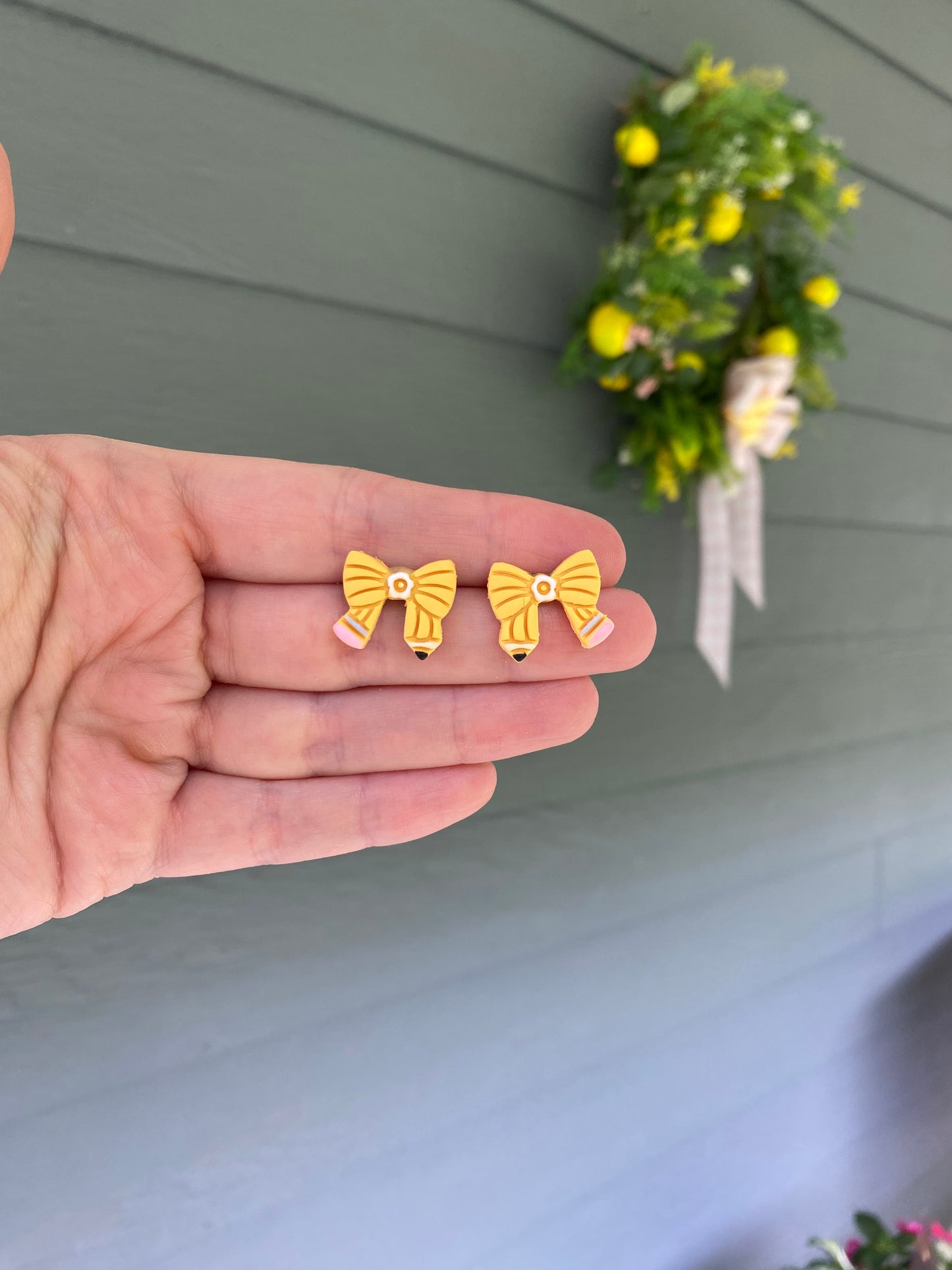 Pencil Bow Studs