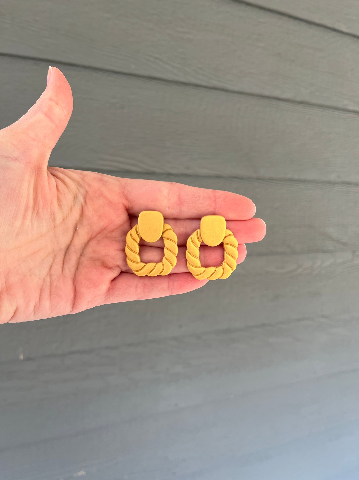 Gold Twisted Wreath
