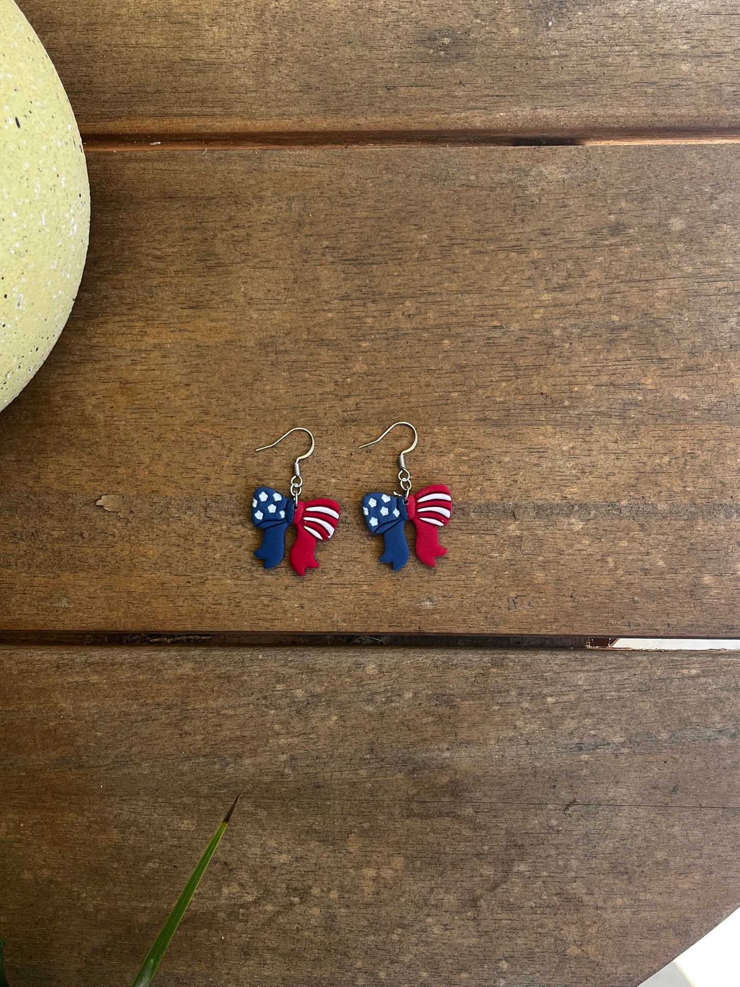 Flag Bow Dangles