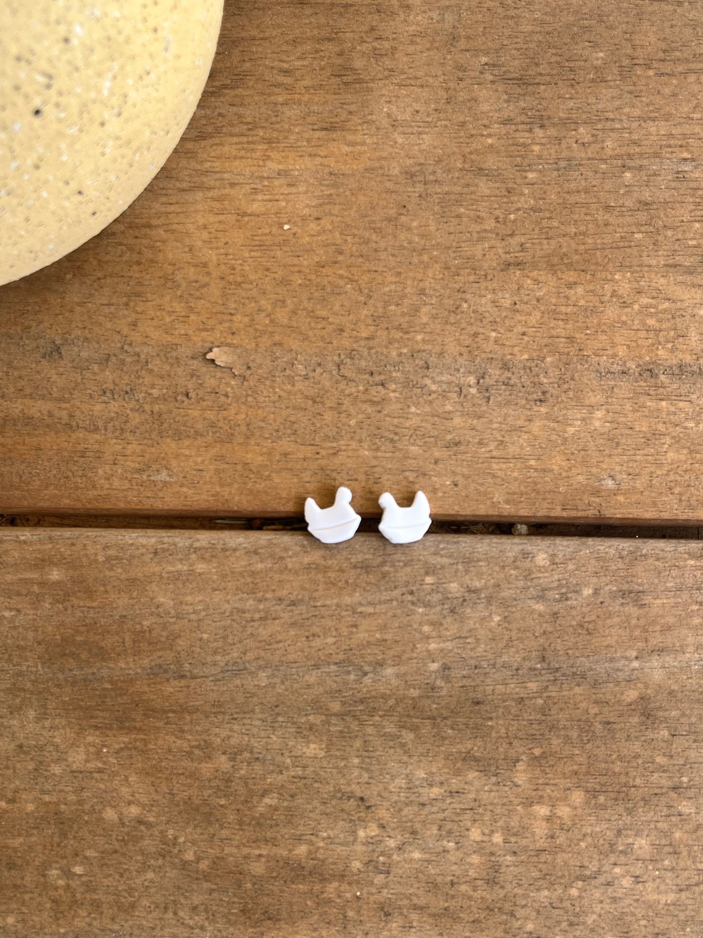 Hen on a Nest Stud (Multiple Colors)