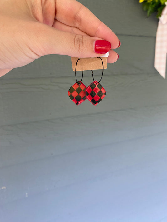 Black/Red Checkered Hoops